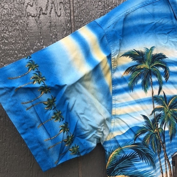 Big Dogs Hawaiian Shirt Size Large EUC - Picture 3 of 8